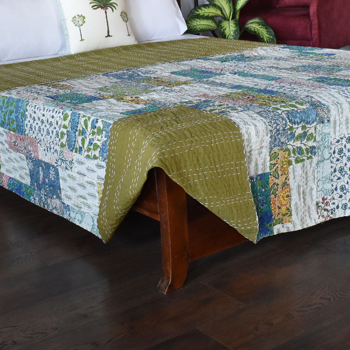 Hand Quilted Kantha Patchwork Quilt Artisan-Made Elegance by Roopantaran 202597