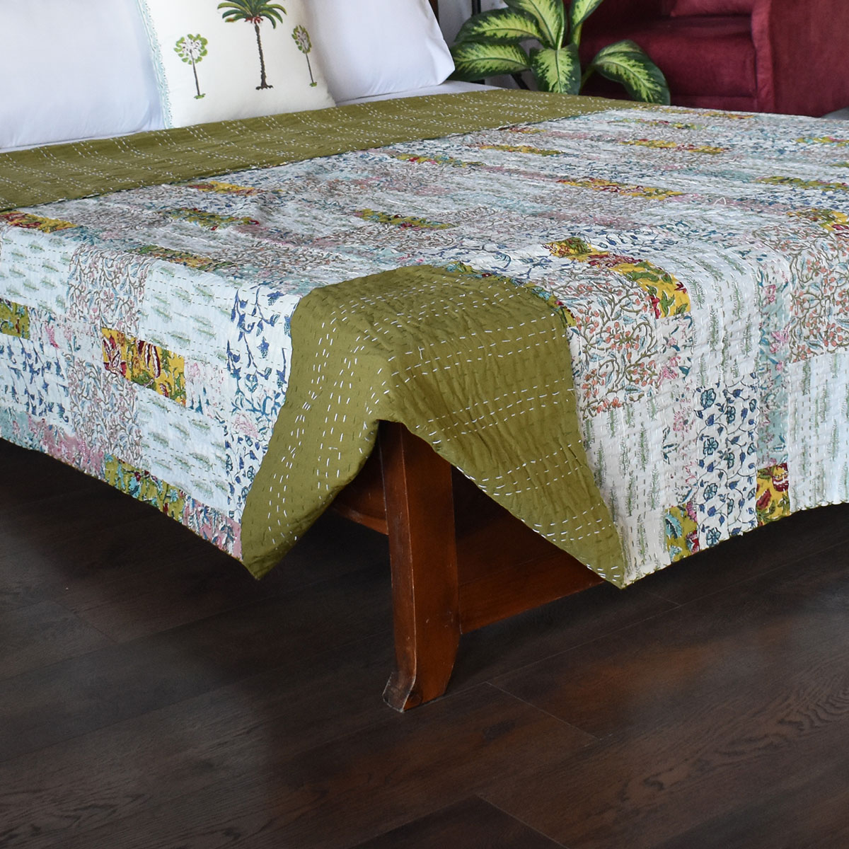 Hand Quilted Kantha Patchwork Quilt Artisan-Made Elegance by Roopantaran 202598