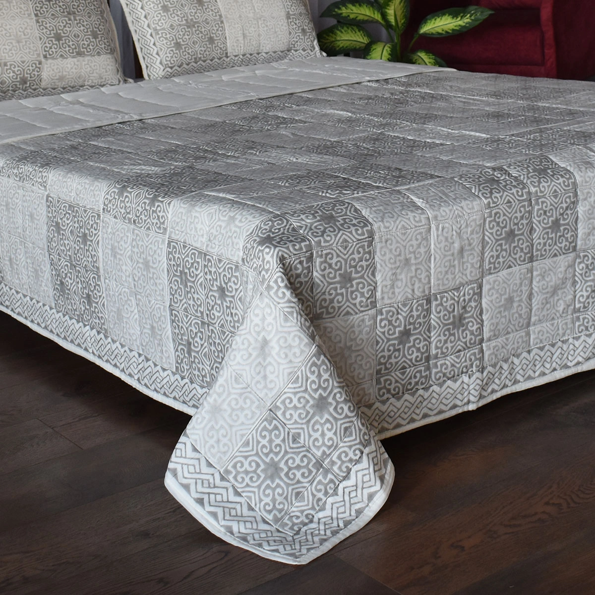 Hand Block Printed Soft Cotton Quilted Bedspread Queen Size  206457