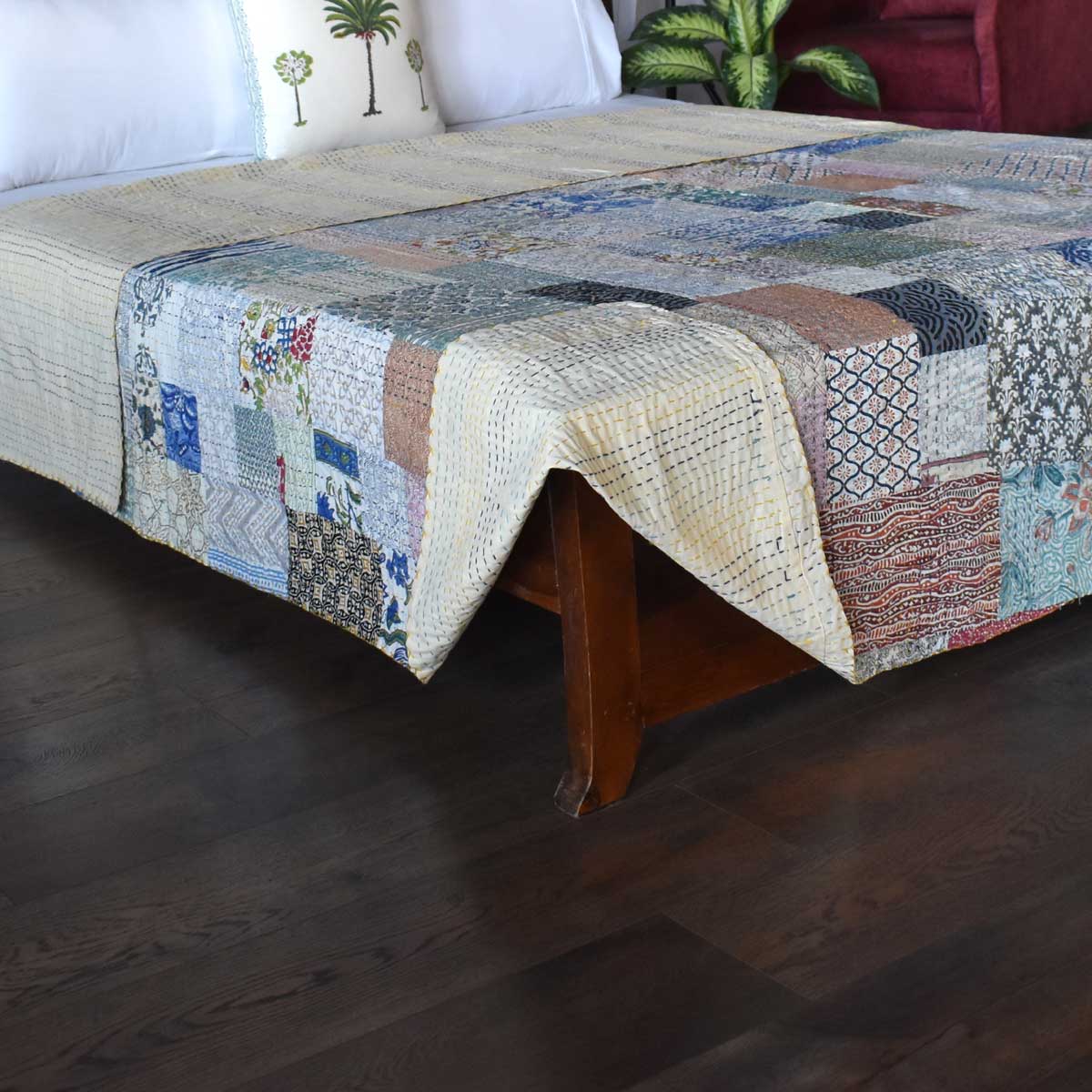 Hand Quilted Kantha Patchwork Quilt Artisan-Made Elegance by Roopantaran 251106