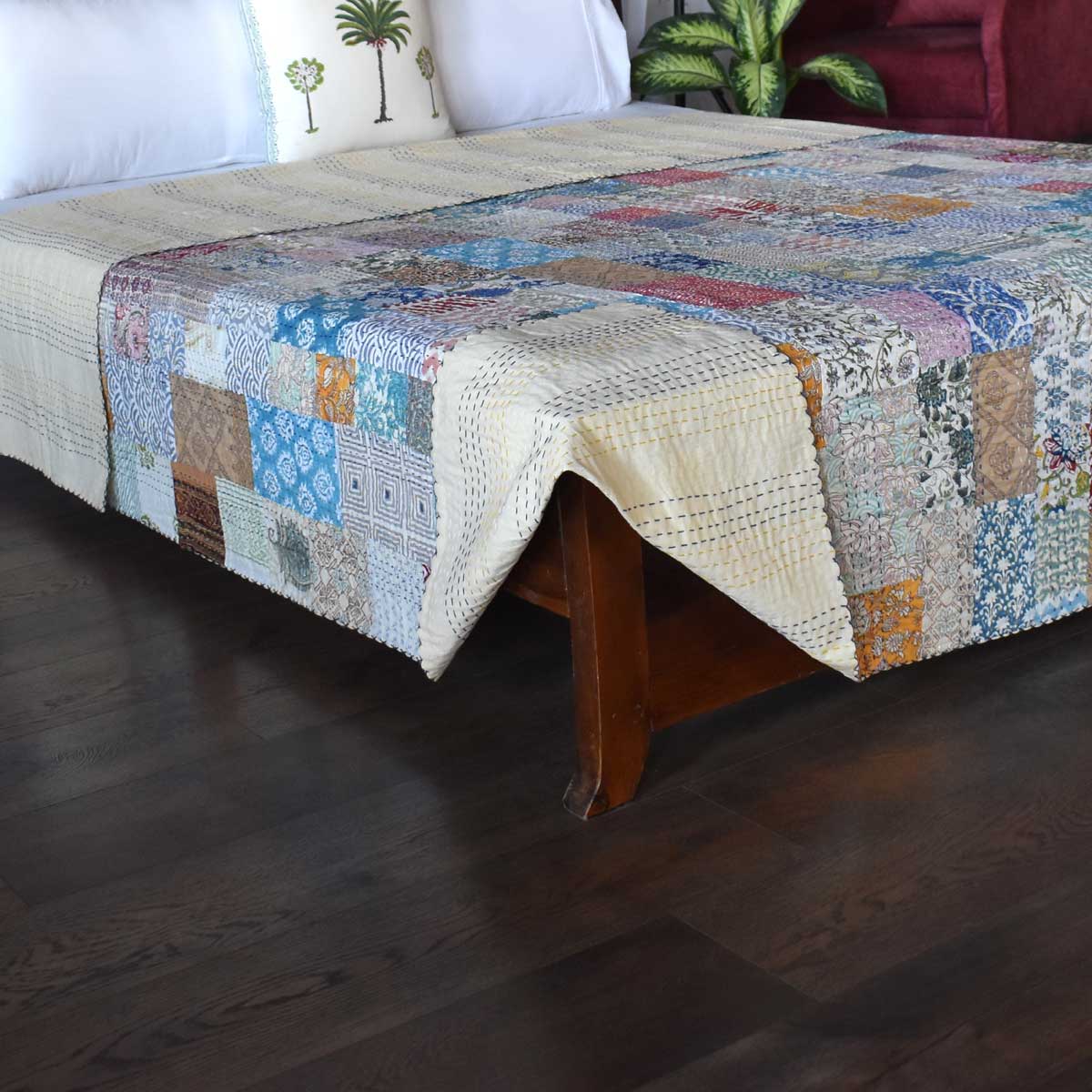 Hand Quilted Kantha Patchwork Quilt Artisan-Made Elegance by Roopantaran 251108
