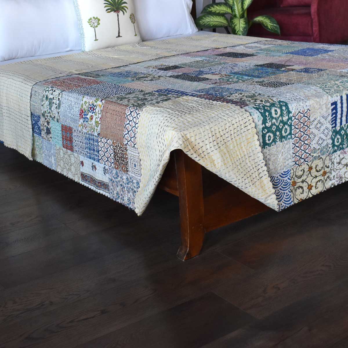 Hand Quilted Kantha Patchwork Quilt Artisan-Made Elegance by Roopantaran 251109