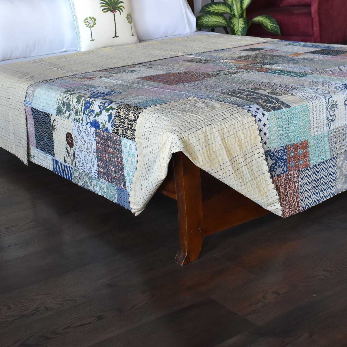 Hand Quilted Kantha Patchwork Quilt Artisan-Made Elegance by Roopantaran 251110