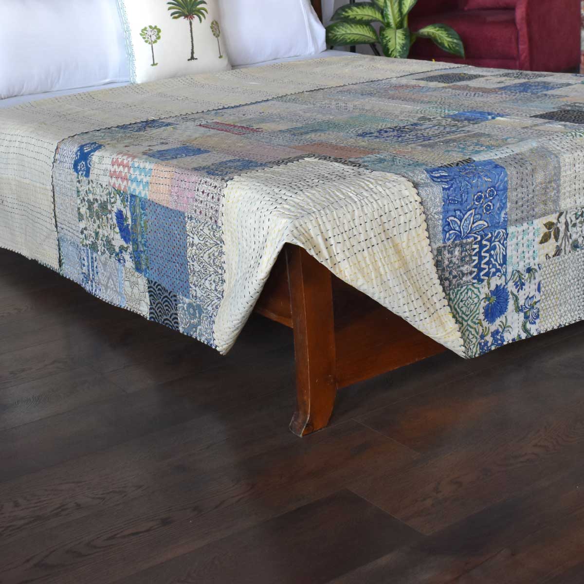 Hand Quilted Kantha Patchwork Quilt Artisan-Made Elegance by Roopantaran 251115