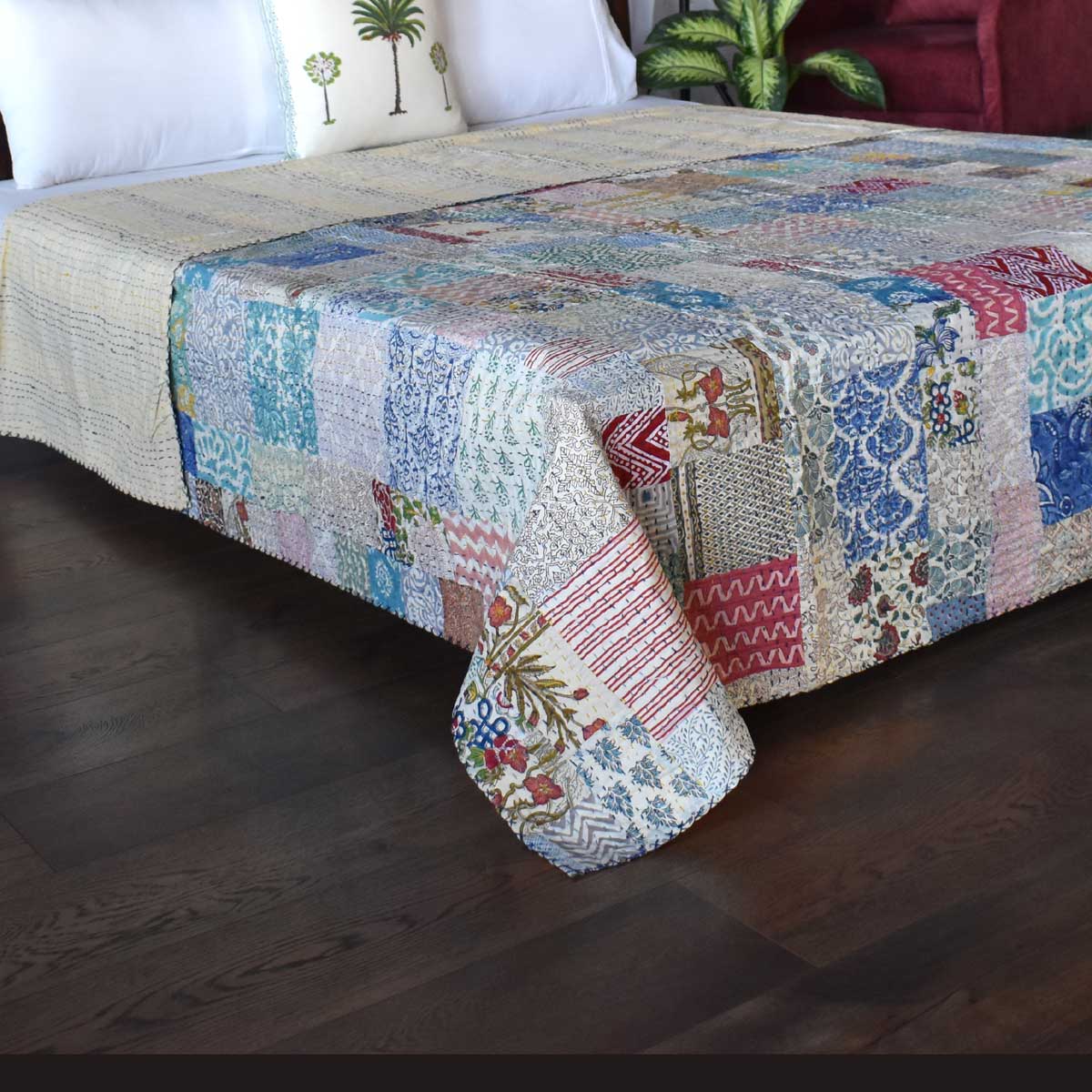 Hand Quilted Kantha Patchwork Quilt Artisan-Made Elegance by Roopantaran 251116