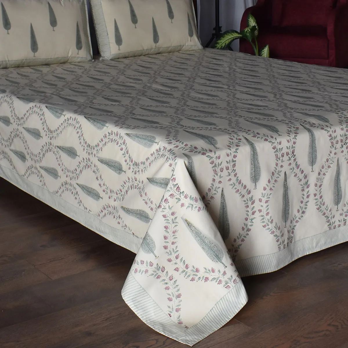 King Size Block Printed Percale Fine Cotton Bedspread with 2 Pillow Cases 200955