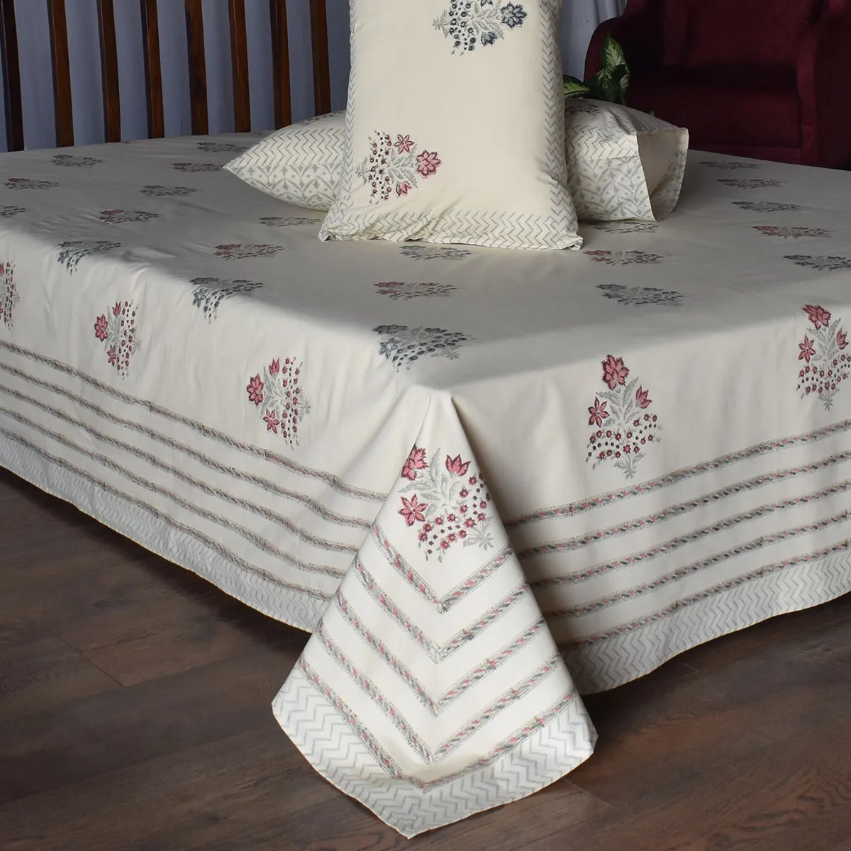 Queen Size Percale Fine Cotton Bedspread with 2 Pillow Cases 260942