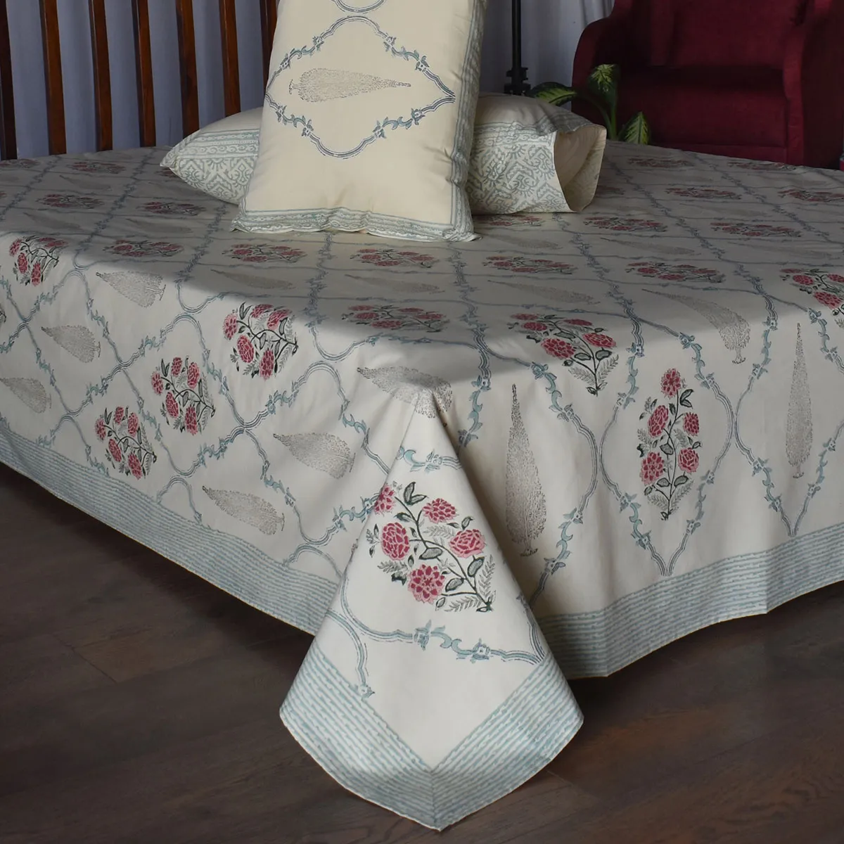 Queen Size Percale Fine Cotton Bedspread with 2 Pillow Cases 260959