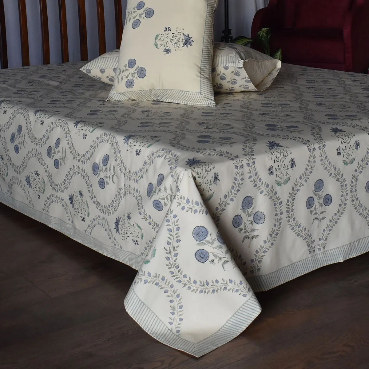 Queen Size Percale Fine Cotton Bedspread with 2 Pillow Cases 260968