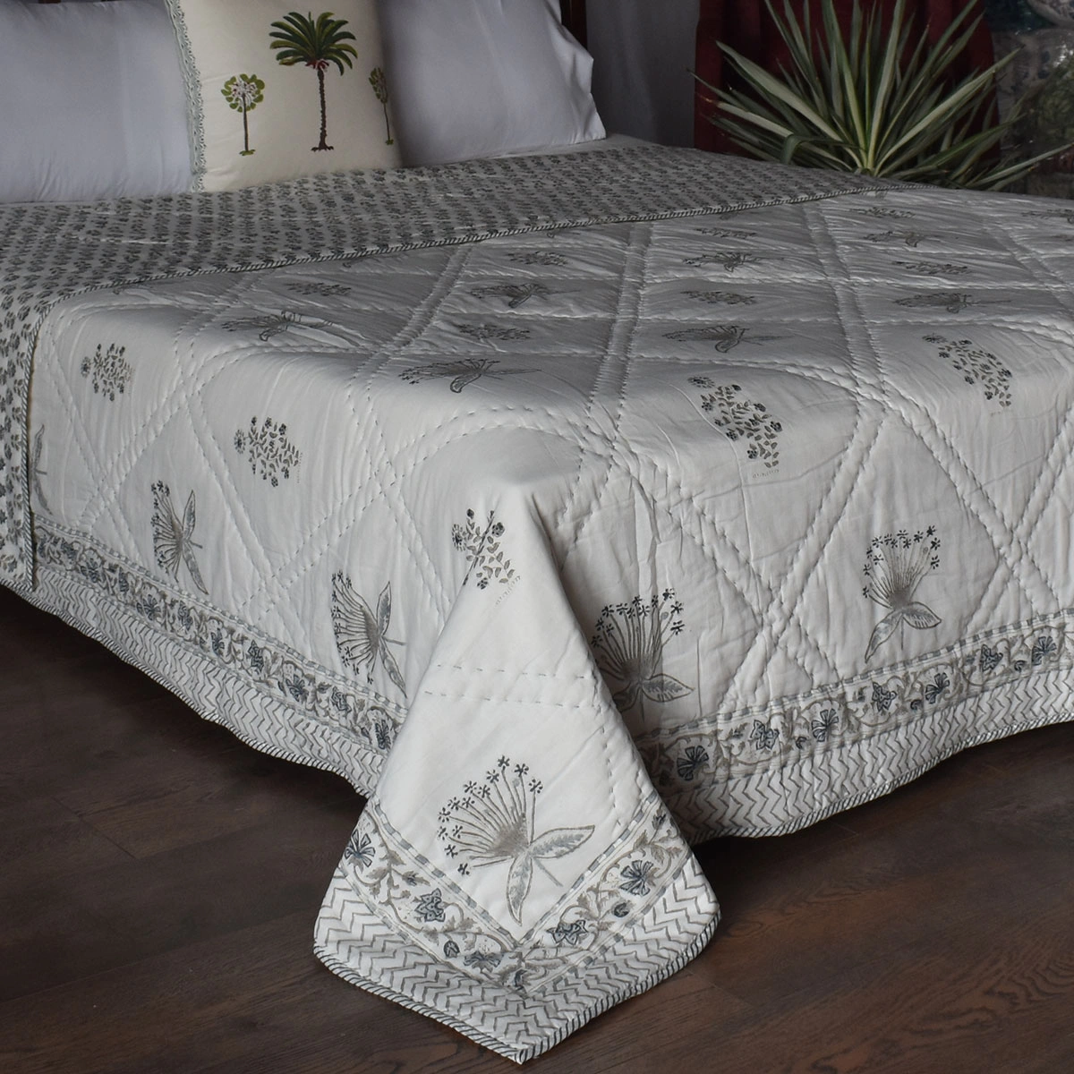Hand Block Printed Cotton Queen Size Quilt  261202