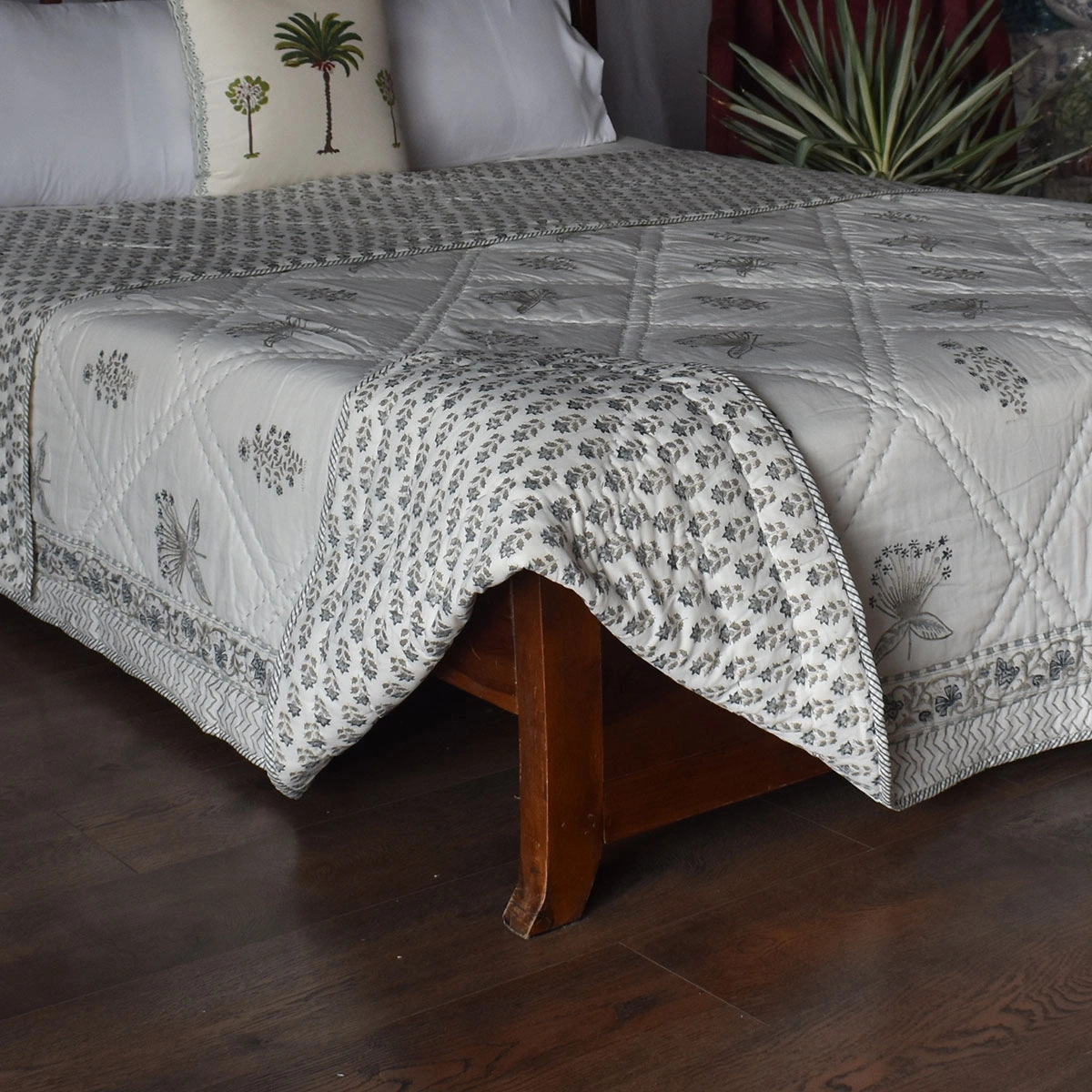 Hand Block Printed Cotton Queen Size Quilt  261202