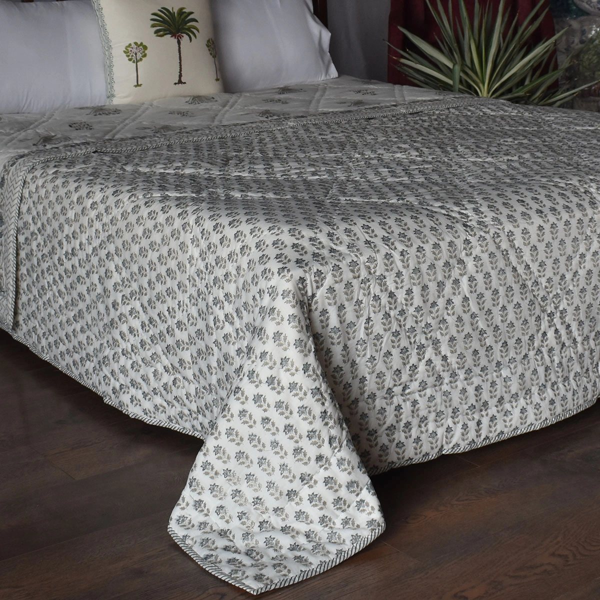 Hand Block Printed Cotton Queen Size Quilt  261202