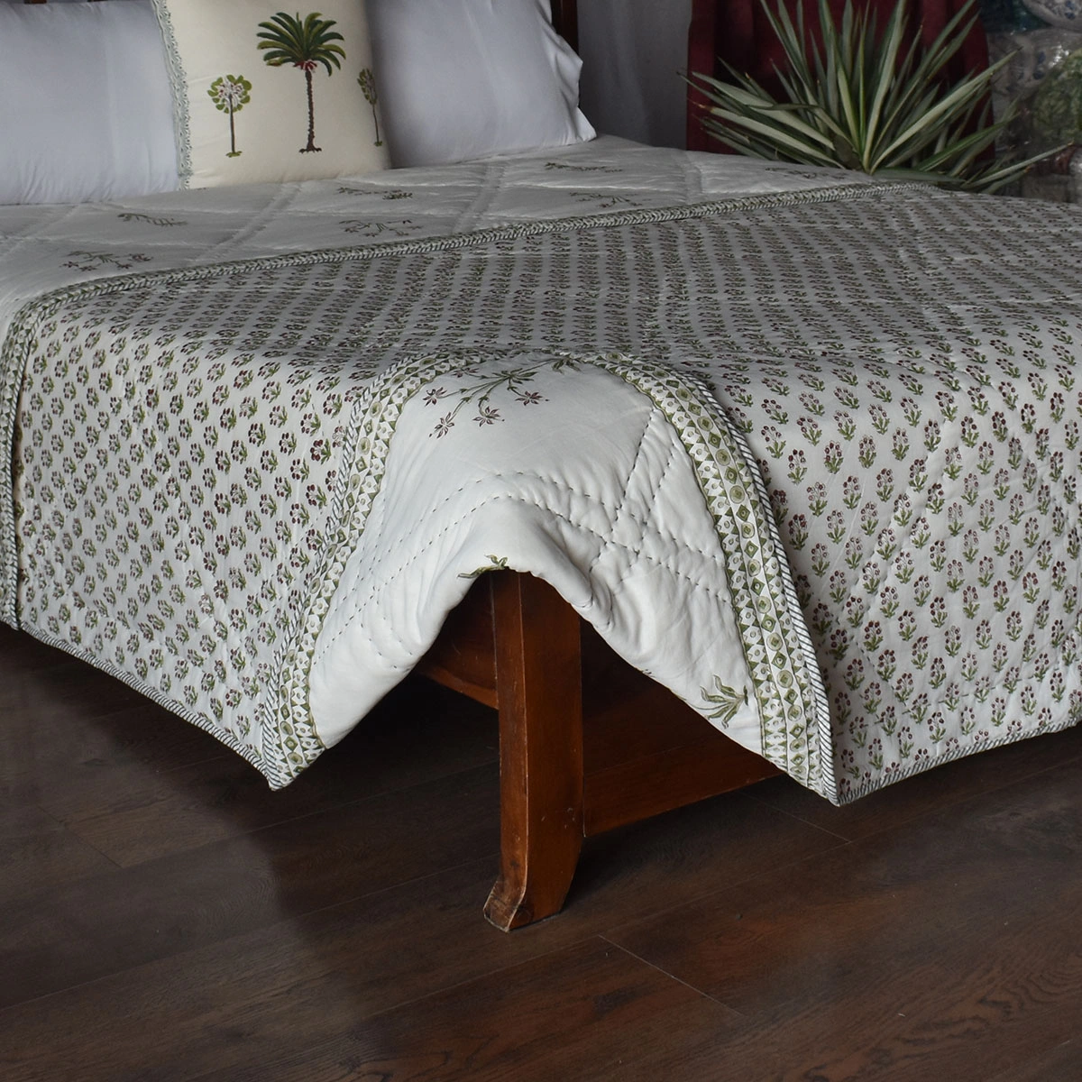 Hand Block Printed Cotton Queen Size Quilt 261205