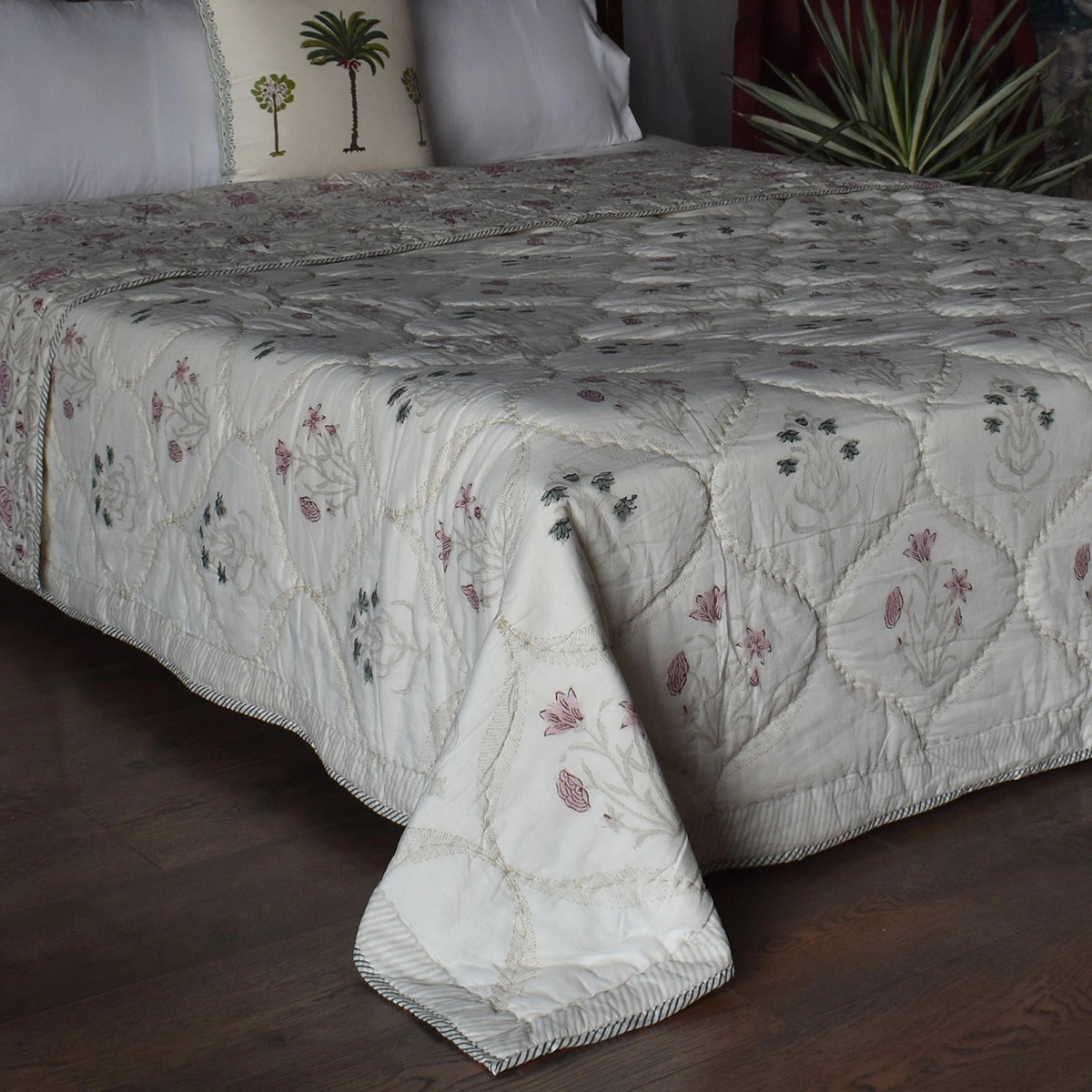 Hand Block Printed Cotton Queen Size Quilt 261206