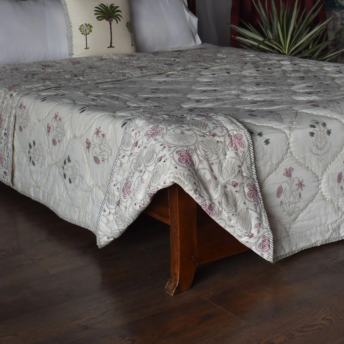 Hand Block Printed Cotton Queen Size Quilt 261206