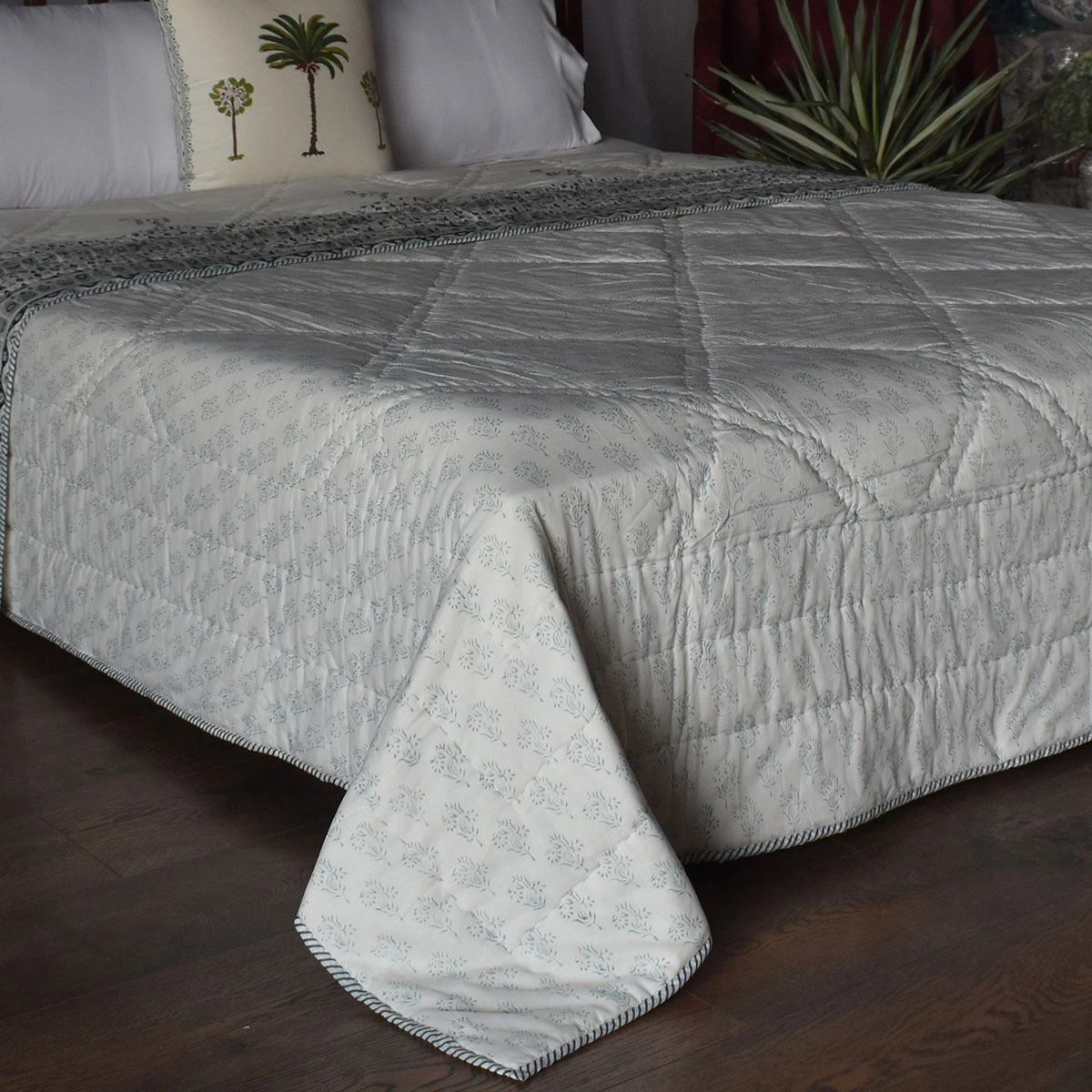 Hand Block Printed Cotton Queen Size Quilt 261207