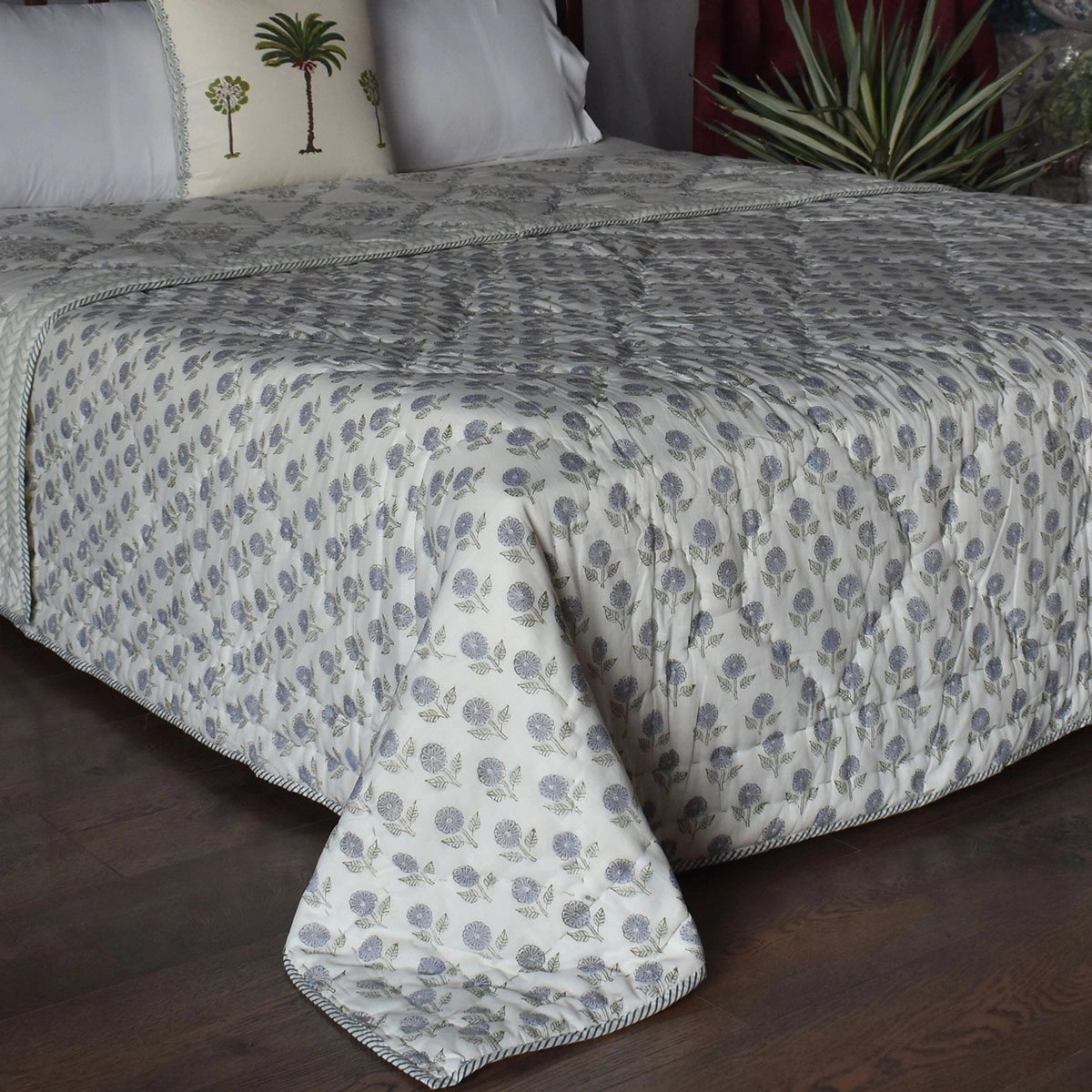 Hand Block Printed Cotton Queen Size Quilt 261208