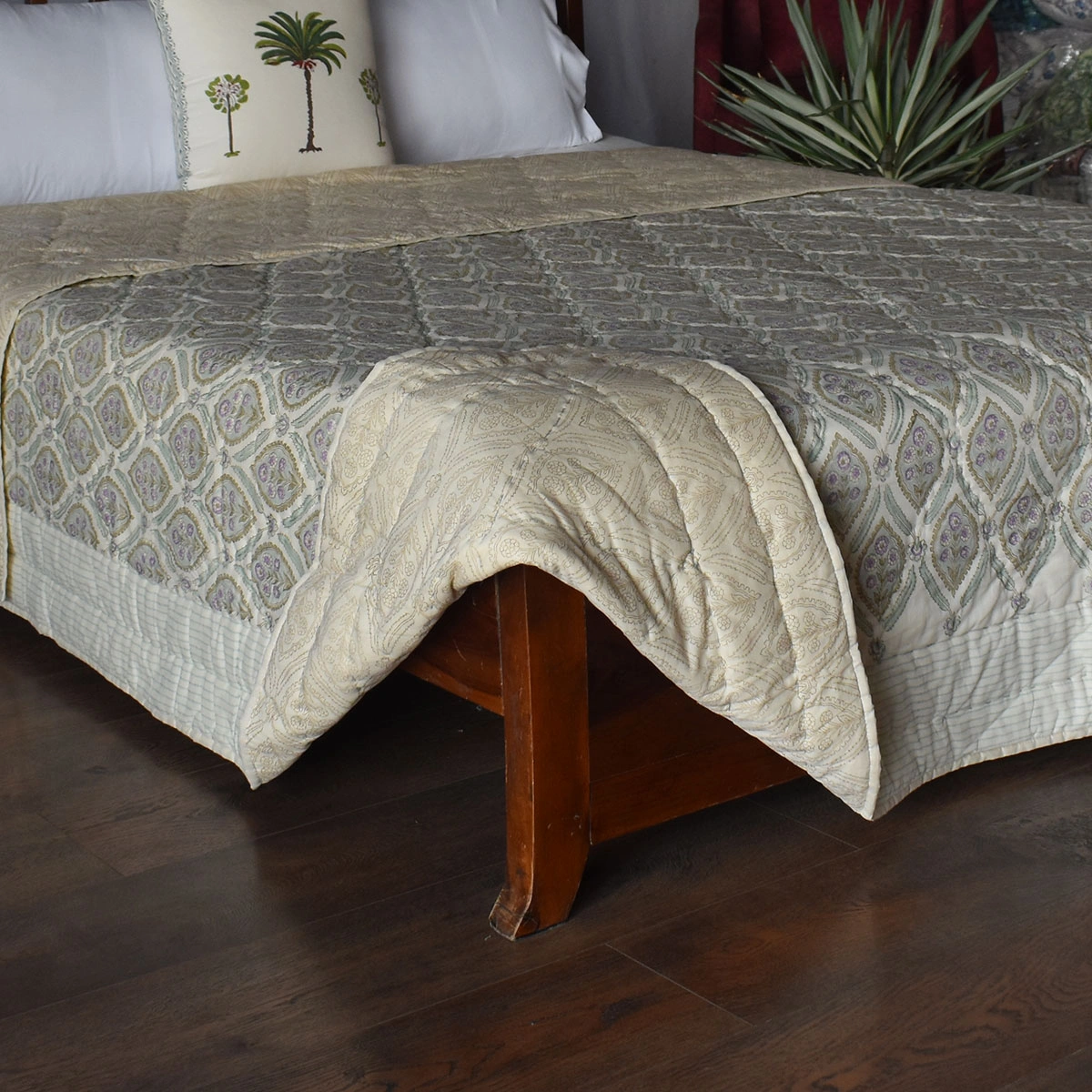 Hand Block Printed Cotton Queen Size Quilt 261210