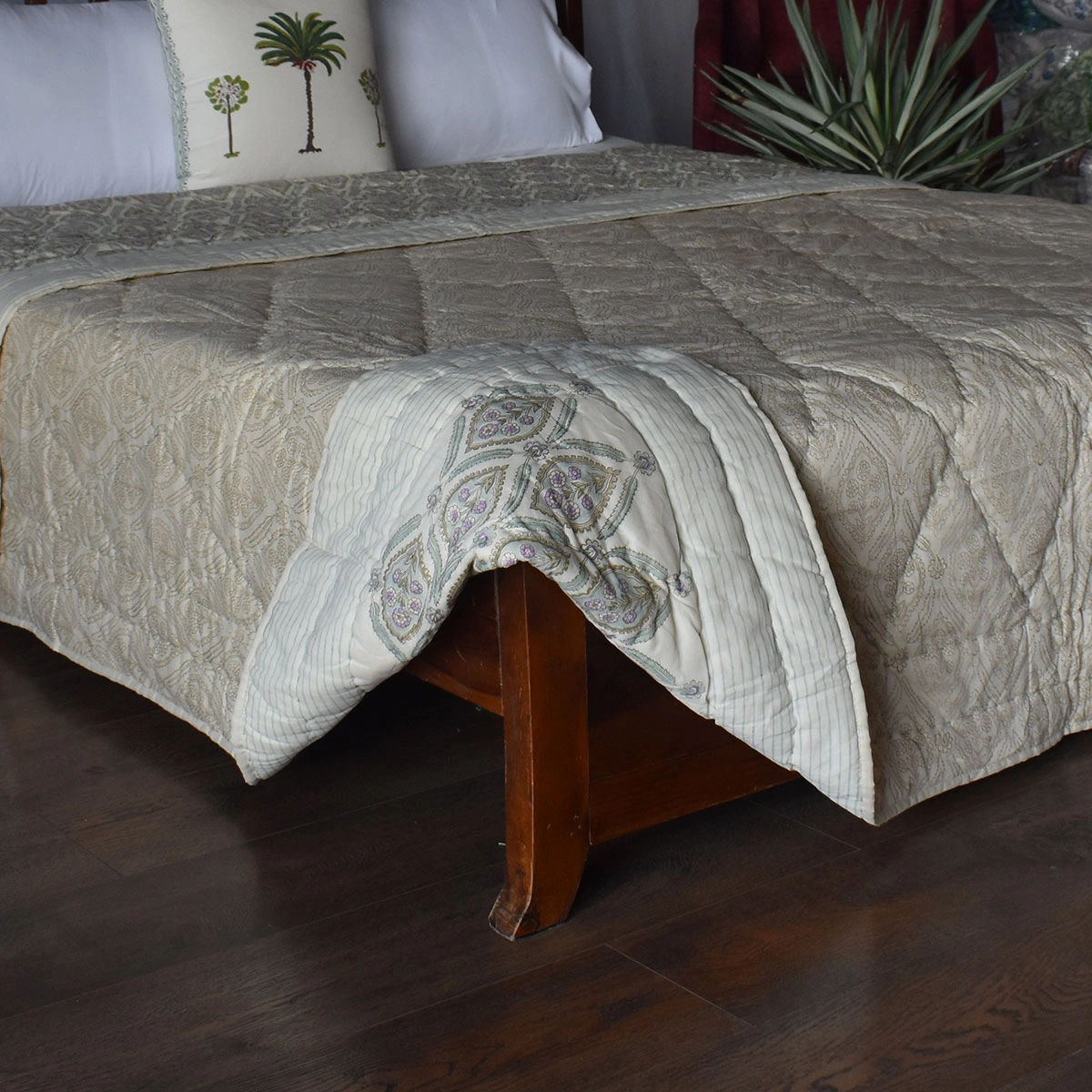 Hand Block Printed Cotton Queen Size Quilt 261210