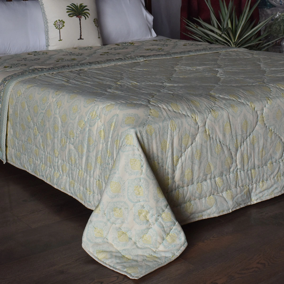Hand Block Printed Cotton Queen Size Quilt 261211