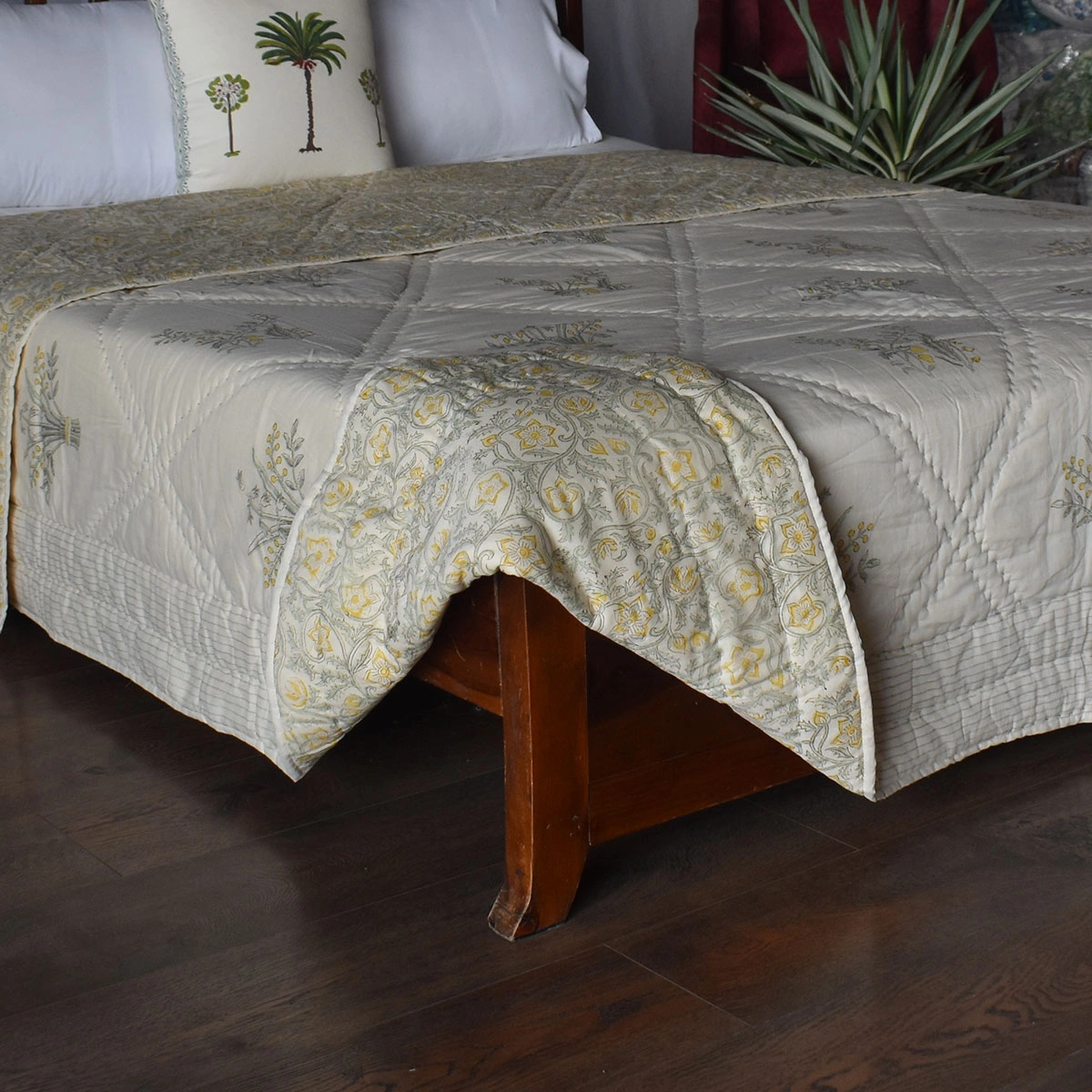 Hand Block Printed Cotton Queen Size Quilt 261214