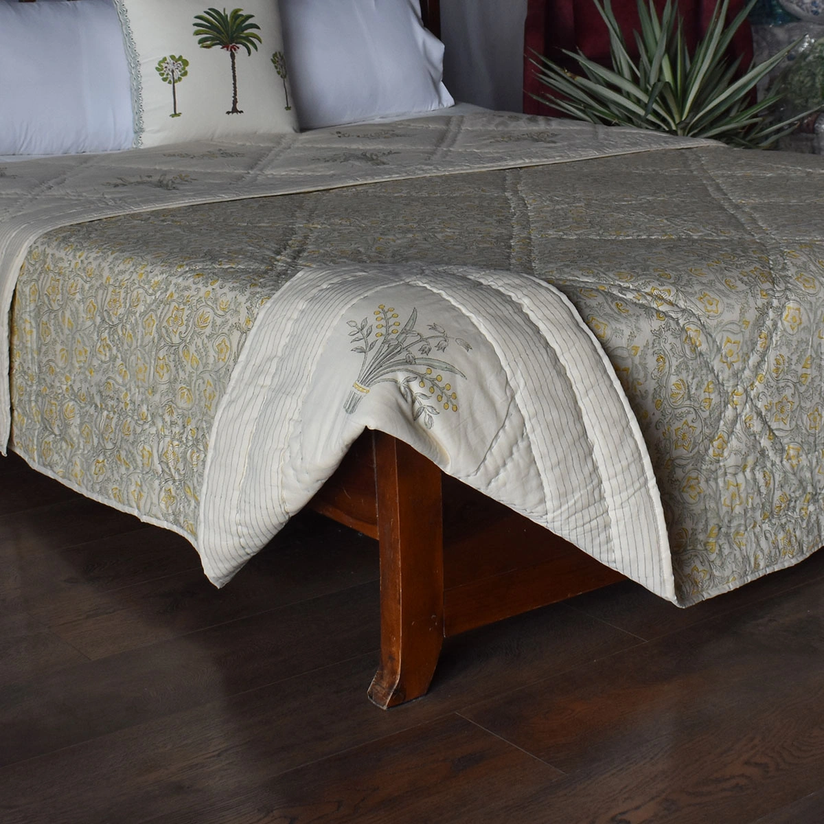 Hand Block Printed Cotton Queen Size Quilt 261214