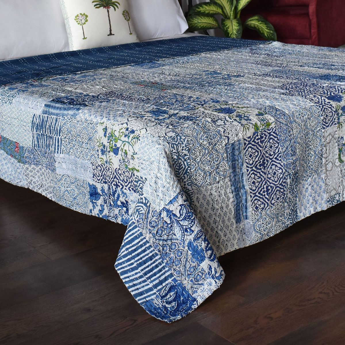 Hand Quilted Kantha Patchwork Quilt Artisan-Made Elegance by Roopantaran 262015