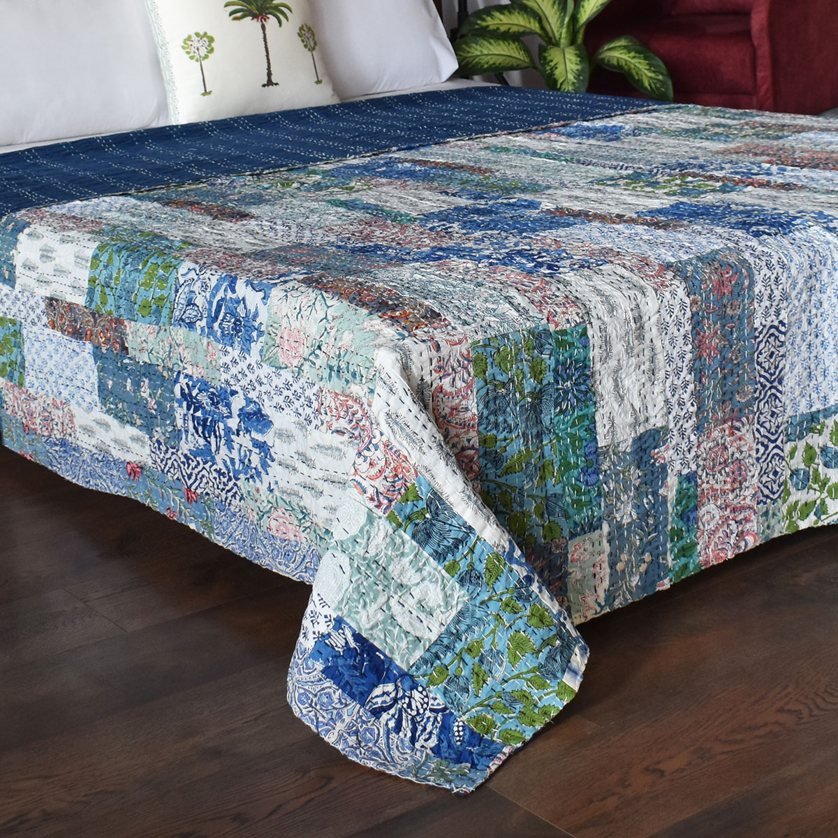 Hand Quilted Kantha Patchwork Quilt Artisan-Made Elegance by Roopantaran 262017