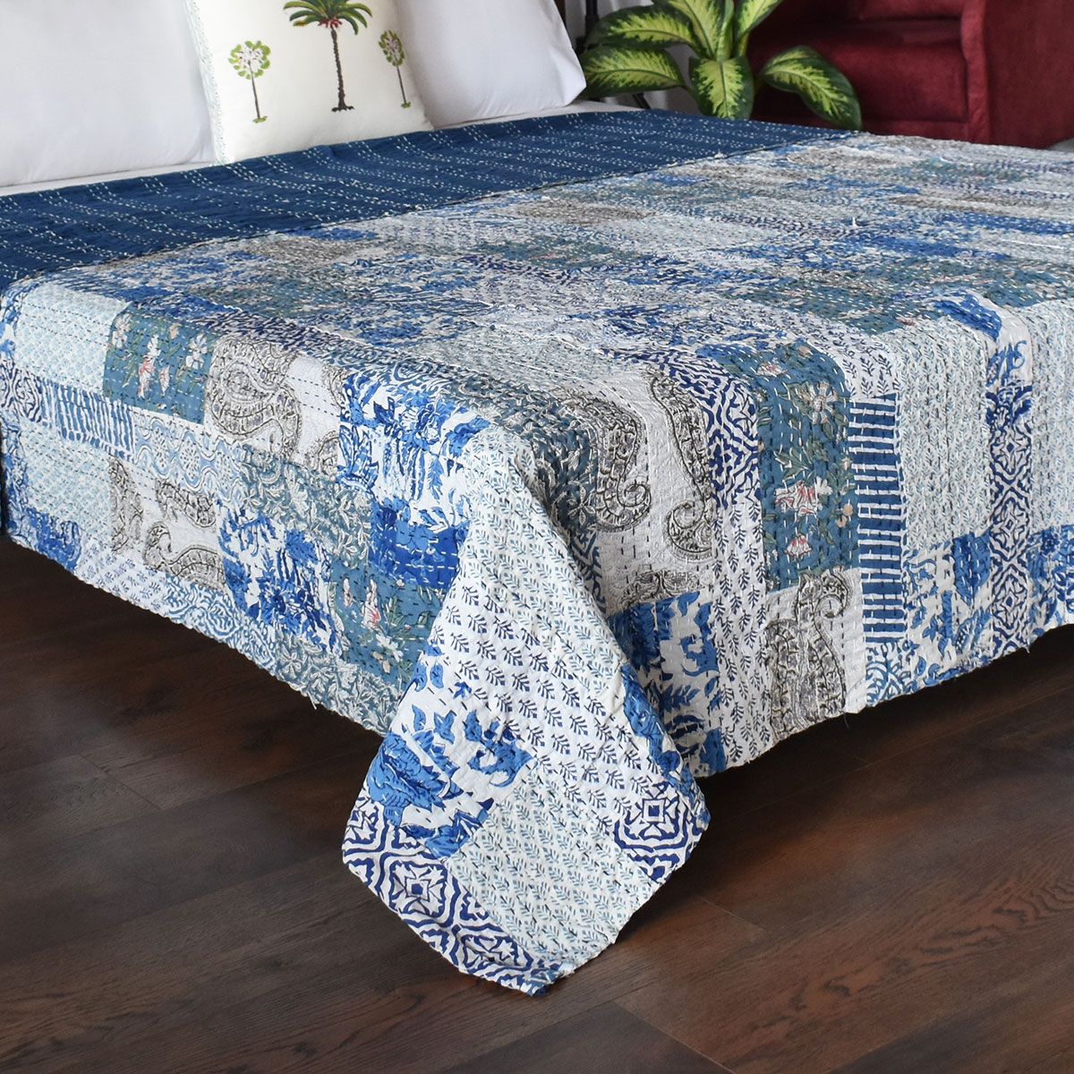 Hand Quilted Kantha Patchwork Quilt  Artisan-Made Elegance by Roopantaran  262020