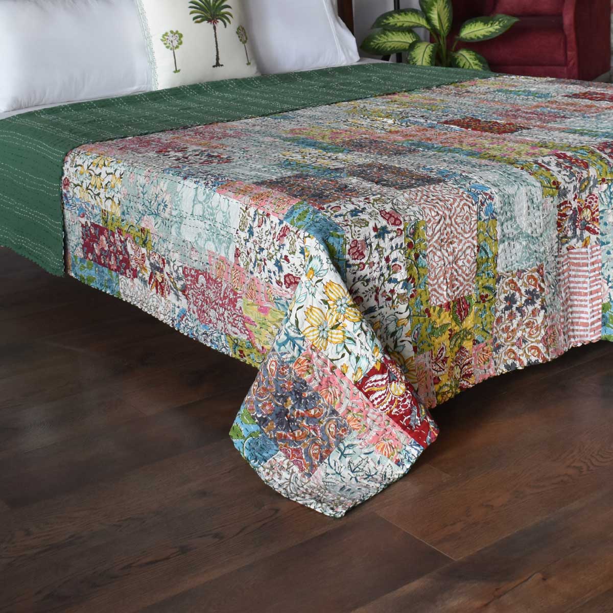 Hand Quilted Kantha Patchwork Quilt Artisan-Made Elegance by Roopantaran 262031