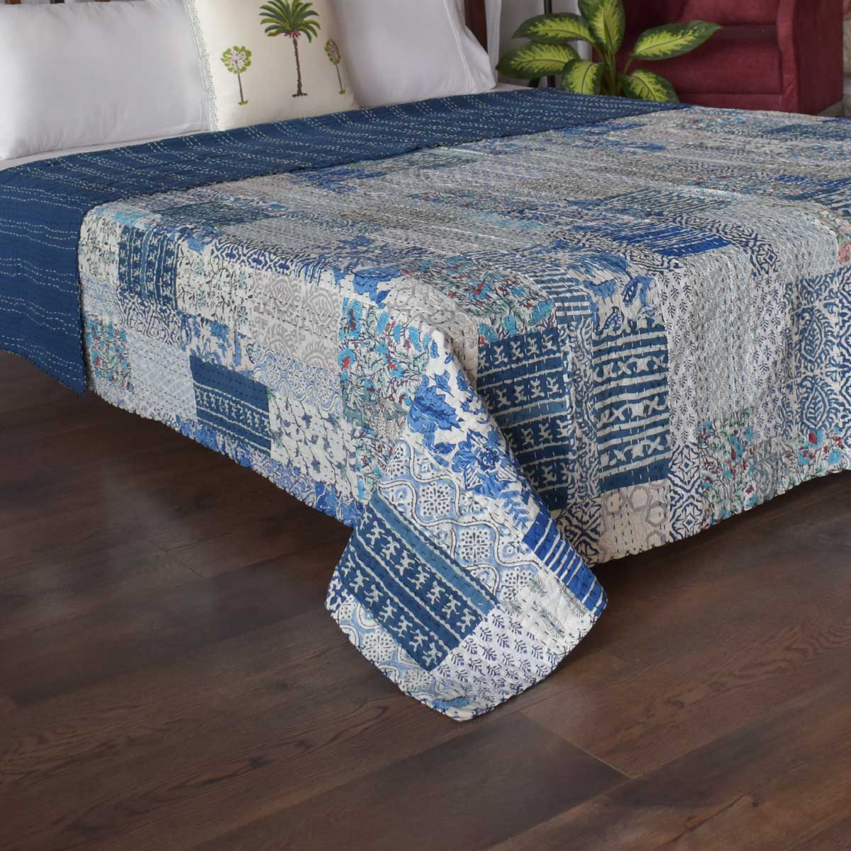 Hand Quilted Kantha Patchwork Quilt Artisan-Made Elegance by Roopantaran 262035