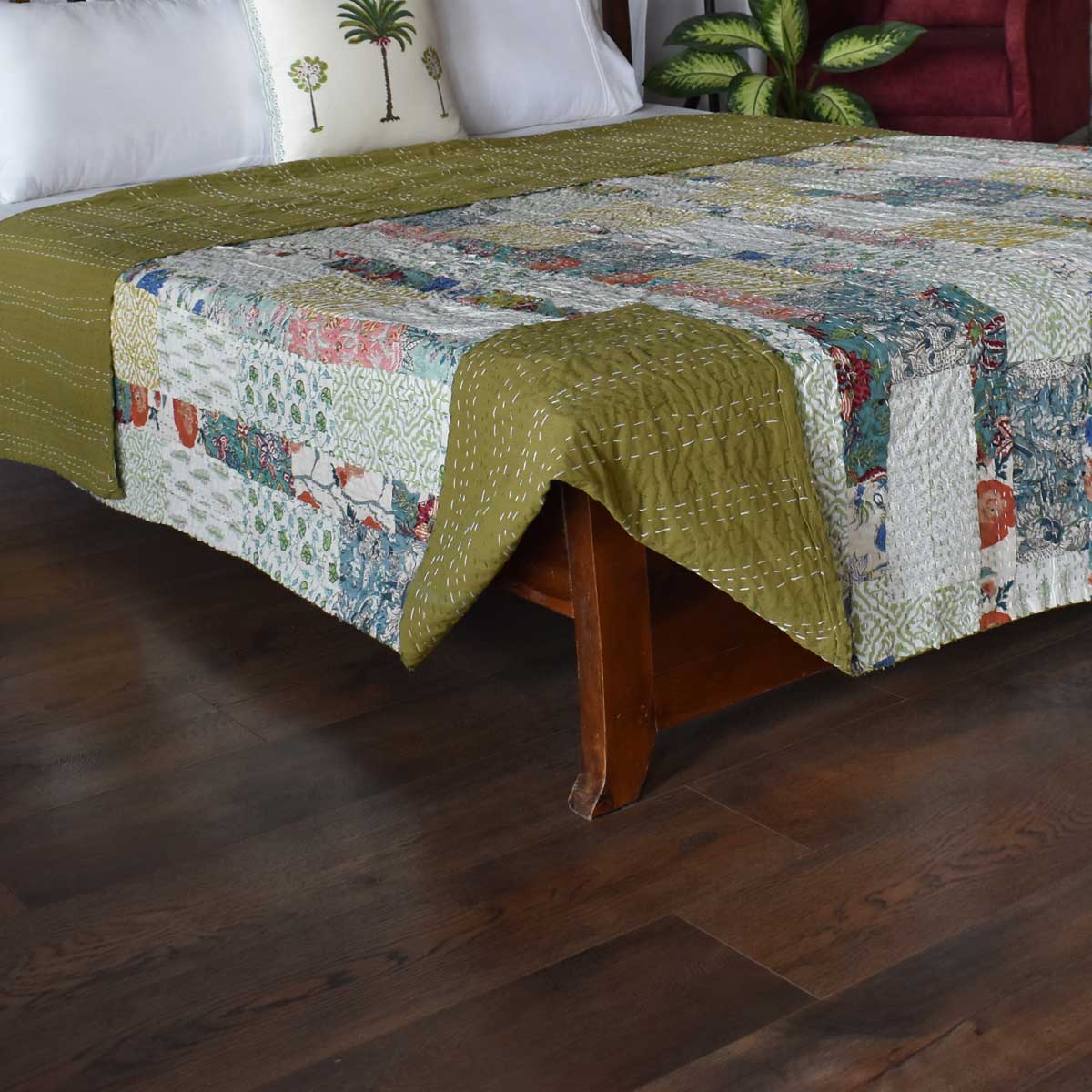 Hand Quilted Kantha Patchwork Quilt Artisan-Made Elegance by Roopantaran 262036