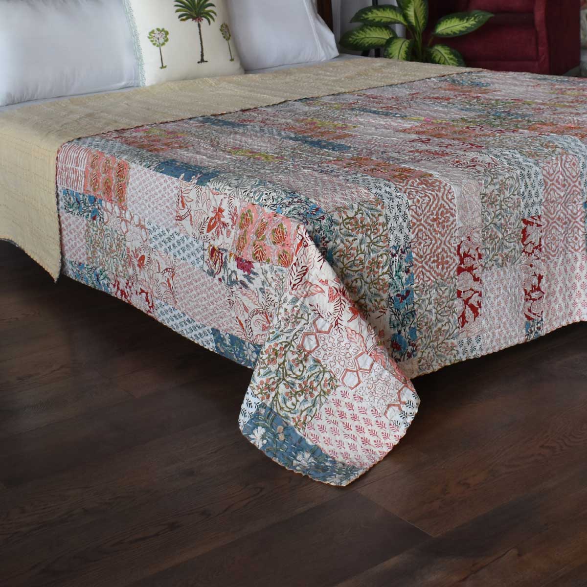 Hand Quilted Kantha Patchwork Quilt Artisan-Made Elegance by Roopantaran 262037