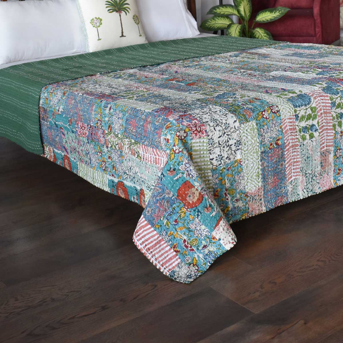 Hand Quilted Kantha Patchwork Quilt Artisan-Made Elegance by Roopantaran 262040