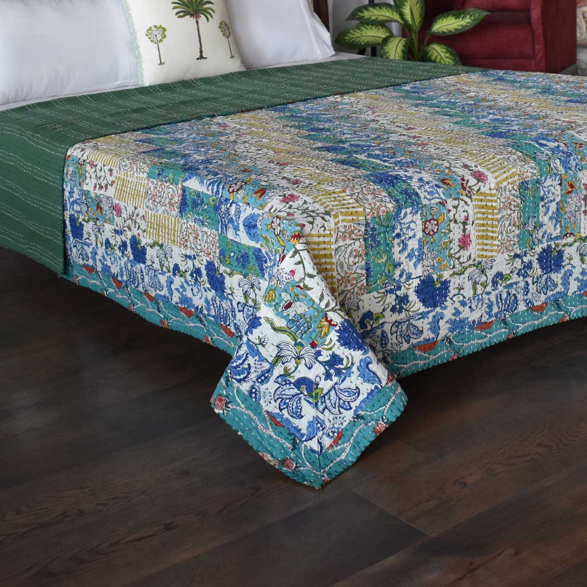 Hand Quilted Kantha Patchwork Quilt Artisan-Made Elegance by Roopantaran 262041