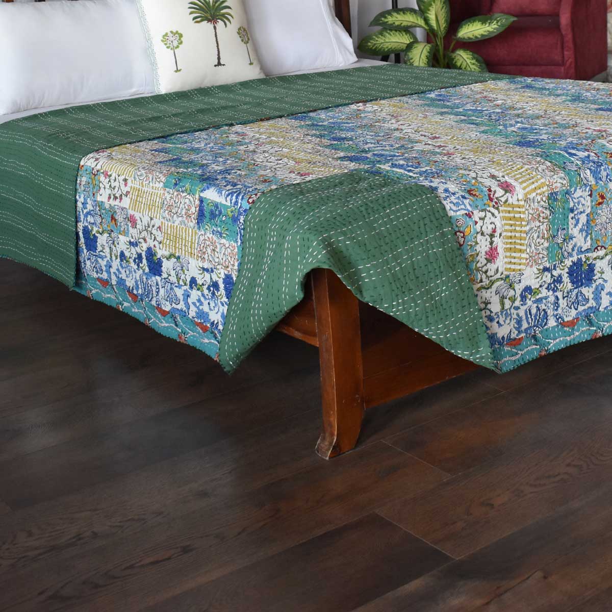 Hand Quilted Kantha Patchwork Quilt Artisan-Made Elegance by Roopantaran 262041