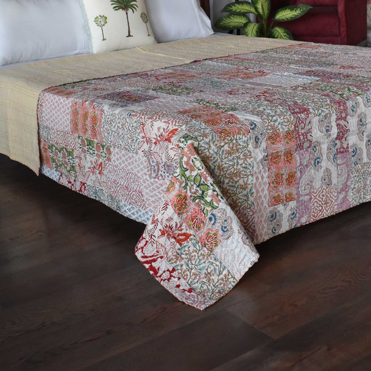 Hand Quilted Kantha Patchwork Quilt Artisan-Made Elegance by Roopantaran 262043