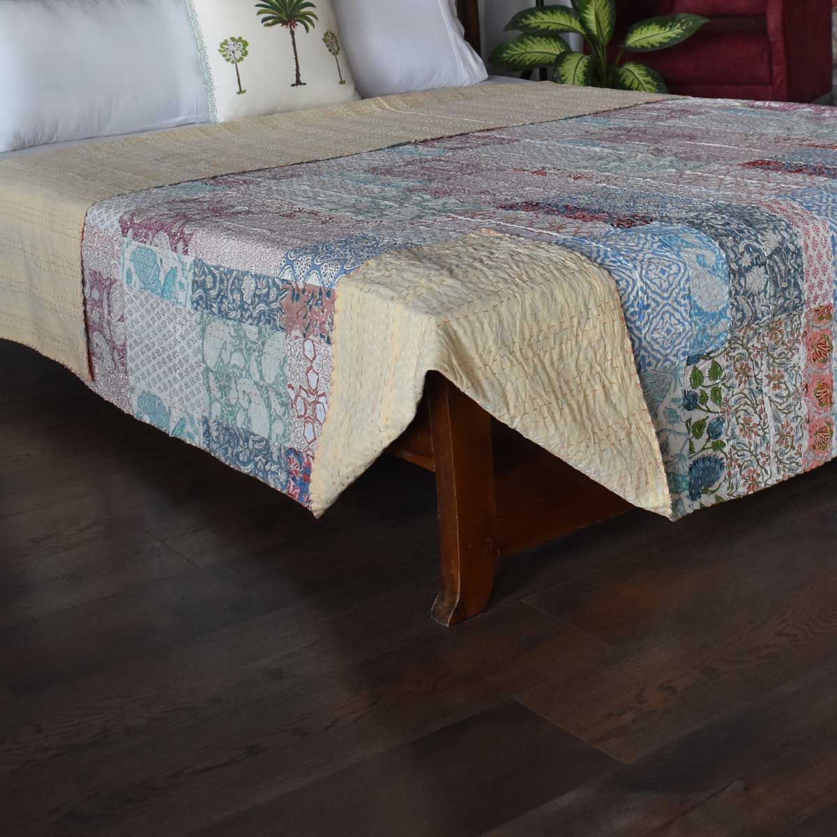 Hand Quilted Kantha Patchwork Quilt Artisan-Made Elegance by Roopantaran 262044