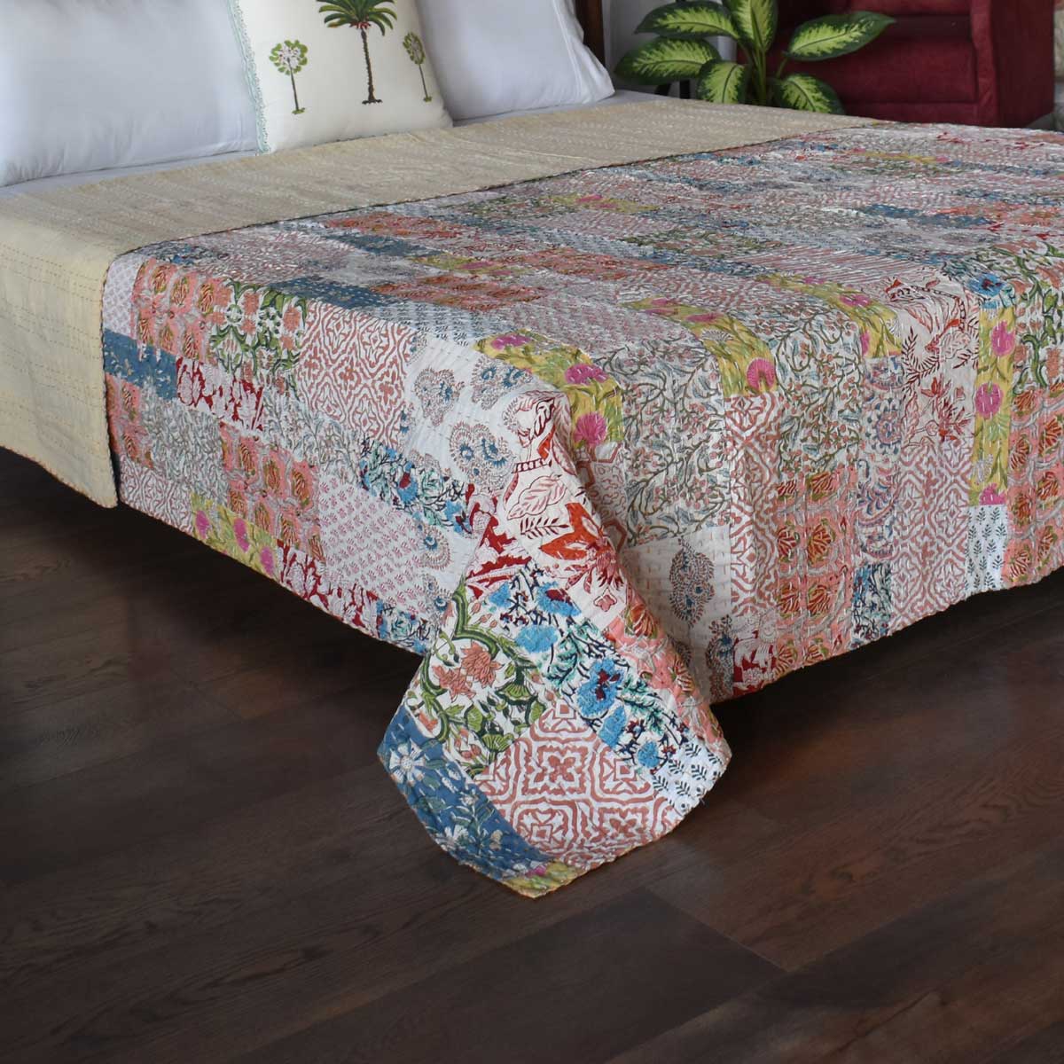 Hand Quilted Kantha Patchwork Quilt Artisan-Made Elegance by Roopantaran 262046