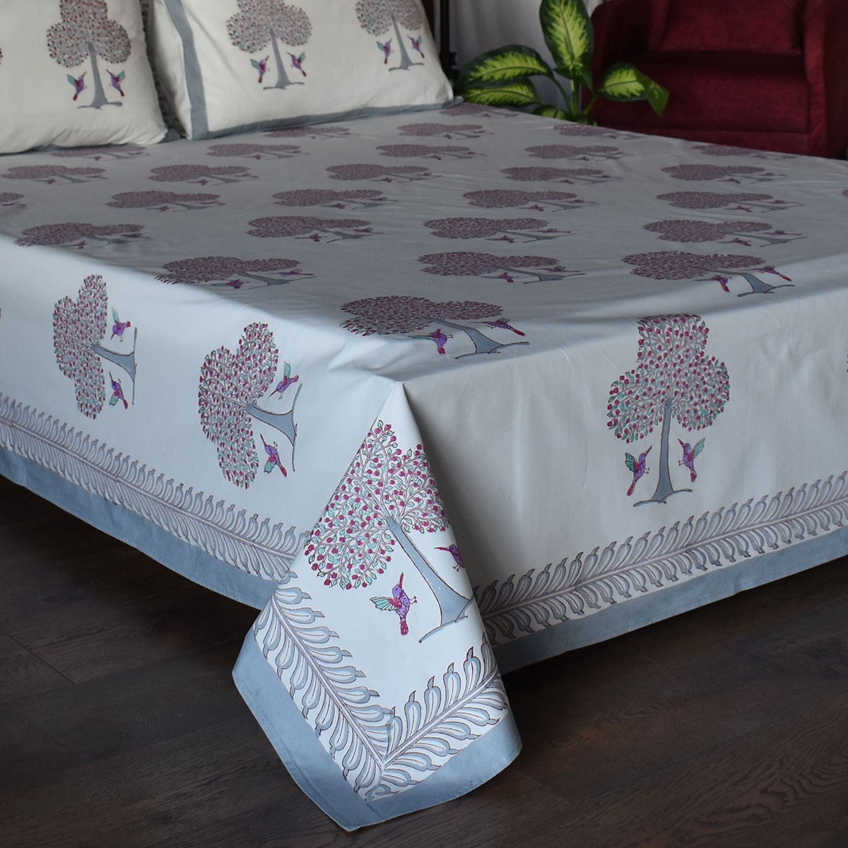 Hand Block Printed Cotton Percale Queen Size Bedspread 700224
