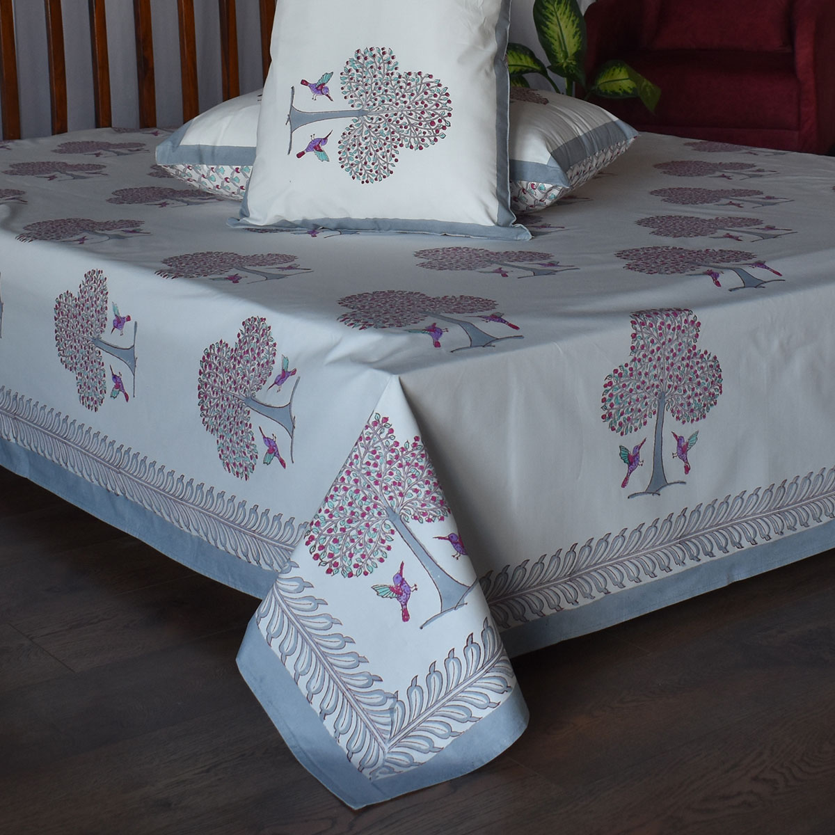Hand Block Printed Cotton Percale Queen Size Bedspread 700224