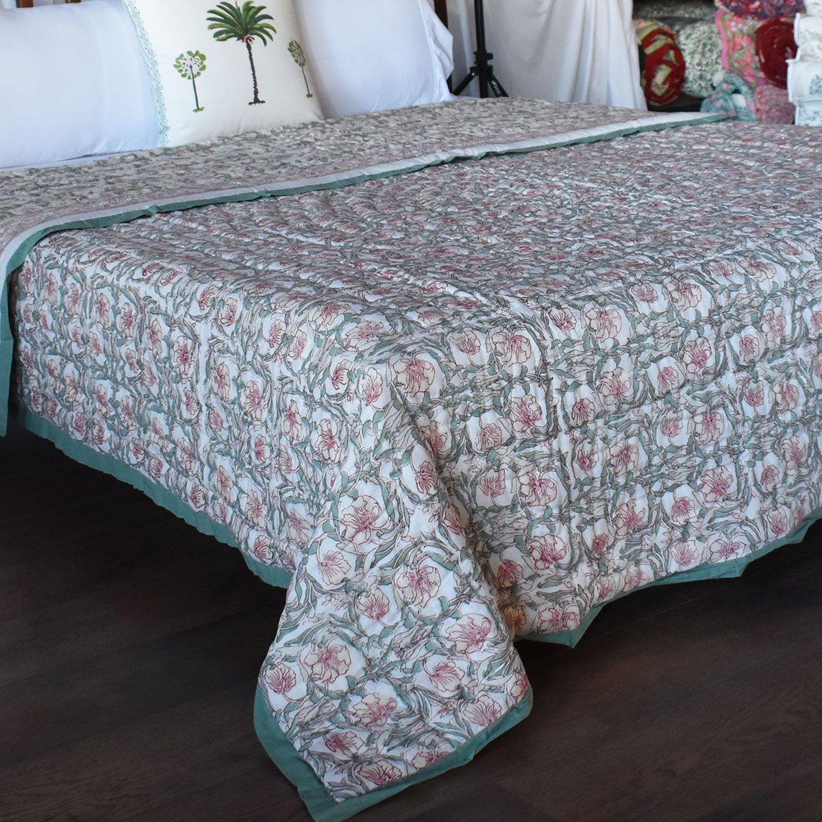 Hand Block Printed Cotton King Size Quilt Bauhaus Beige Gud 505032