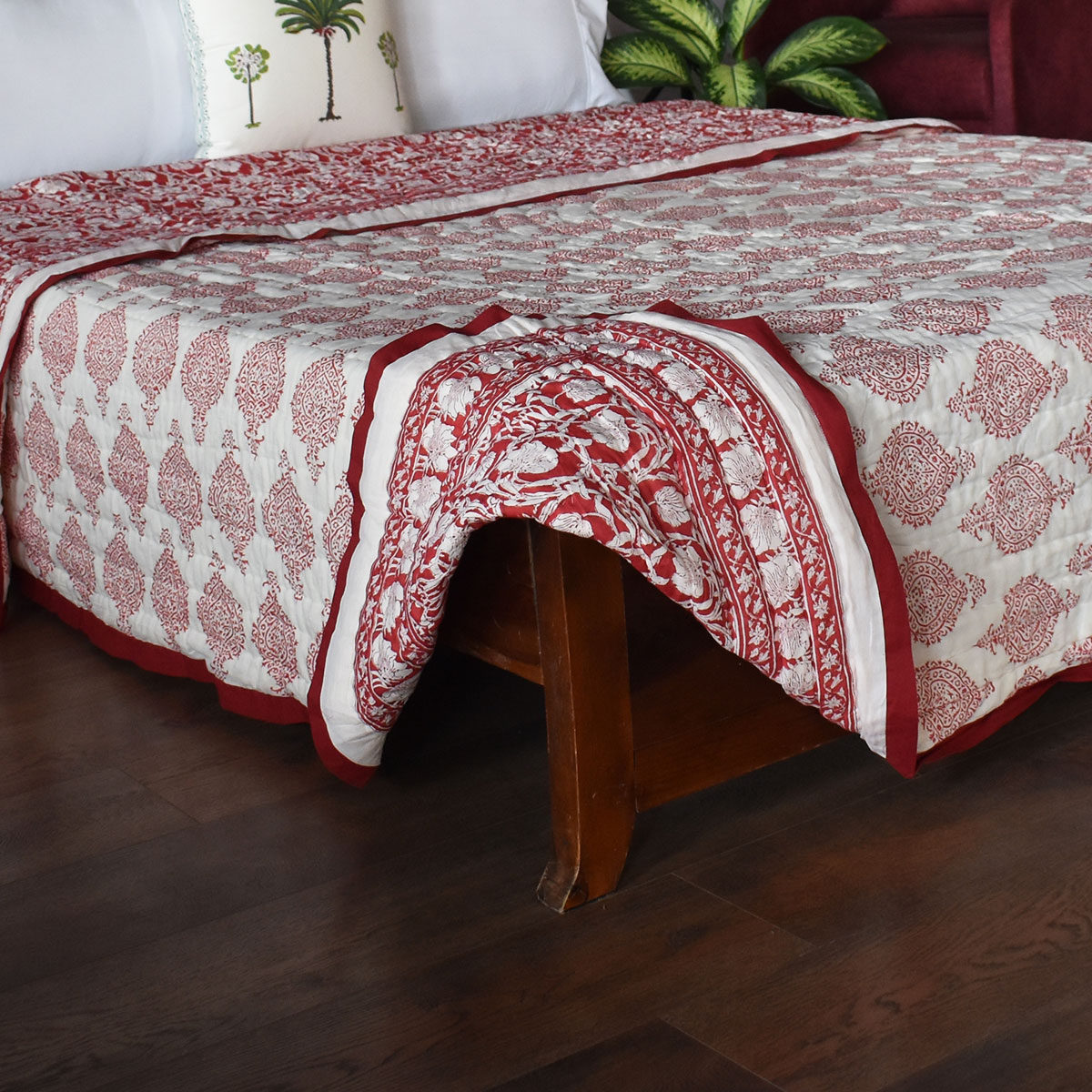 Hand Block Printed Cotton Queen Size Quilt Bauhaus Lolipop 502191