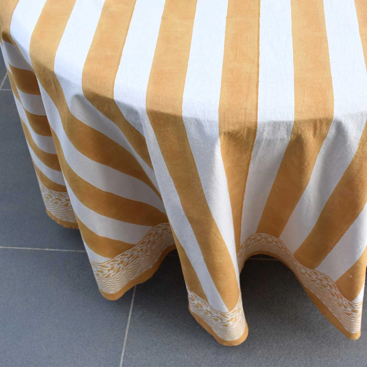 Round 220 cms Cotton French Design Table Cover Big Stripe Beige 271031
