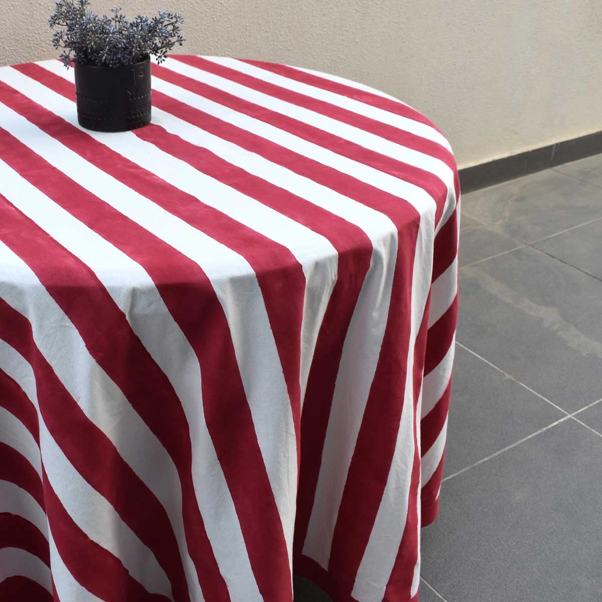 Round 220 cms Cotton French Design Table Cover Big Stripe Red 271030