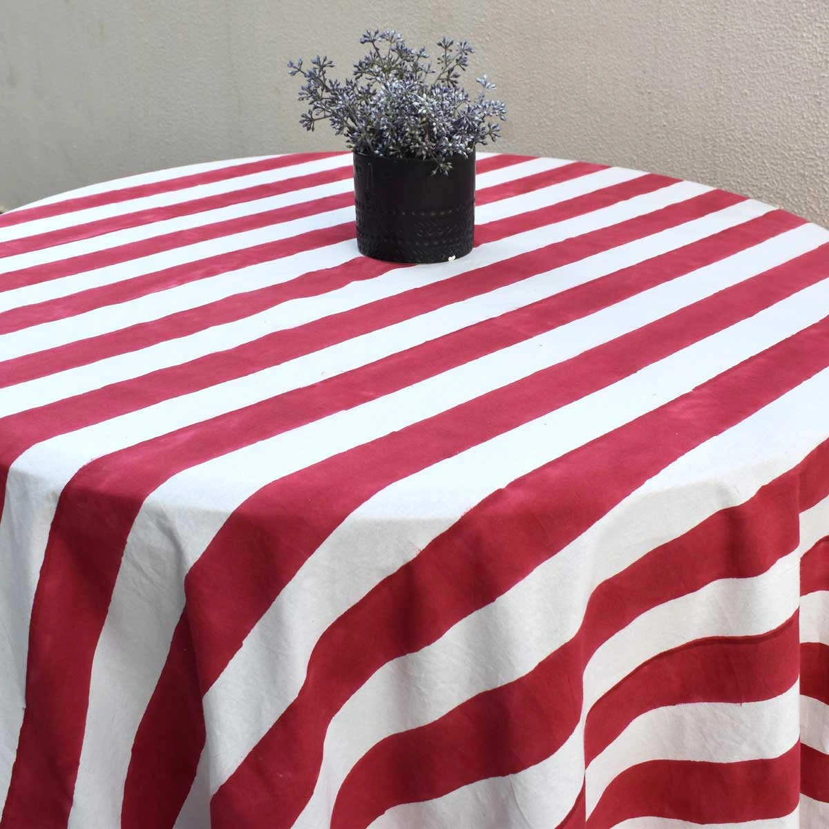 Round 220 cms Cotton French Design Table Cover  Big Stripe Red 271030