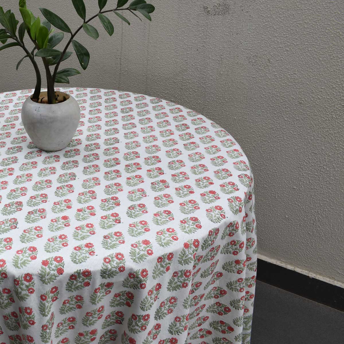 Round 220 cms Cotton French Design Table Cover Boota Georgia 202403