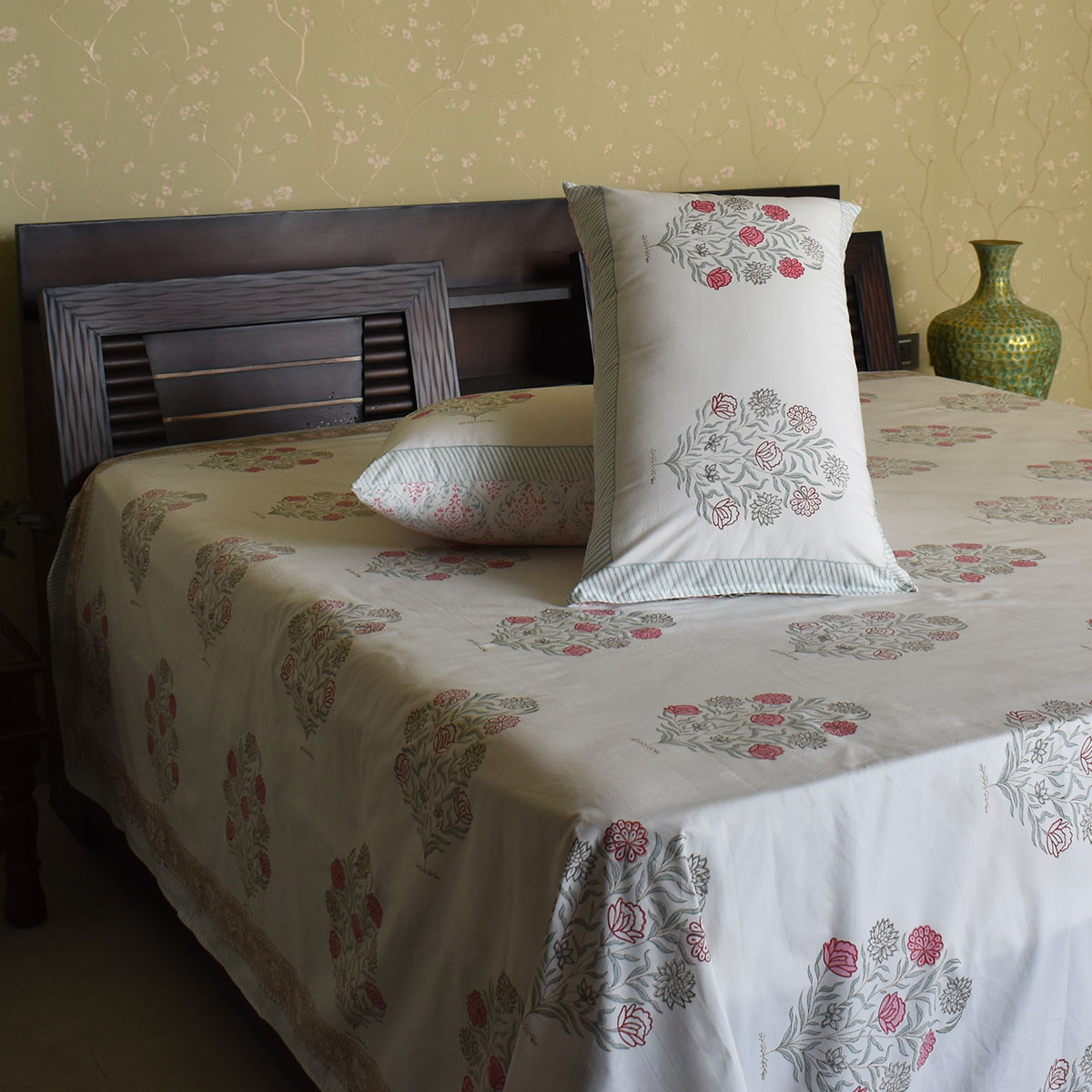 King Size Block Printed Percale Fine Cotton Bedspread with 2 Pillow Cases 200685