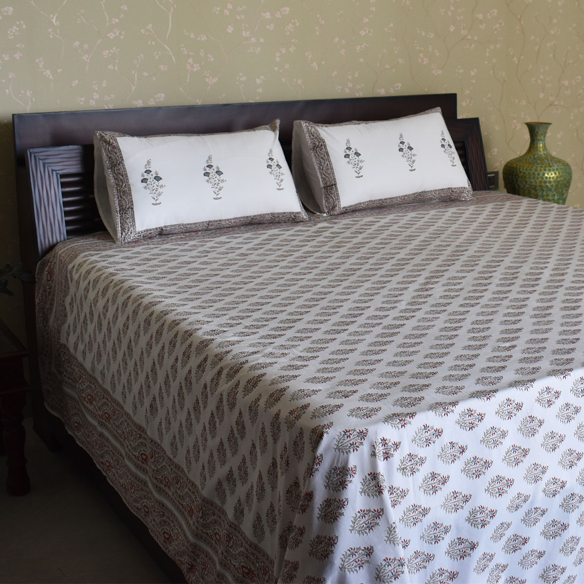 King Size Block Printed Percale Fine Cotton Bedspread with 2 Pillow Cases 200701