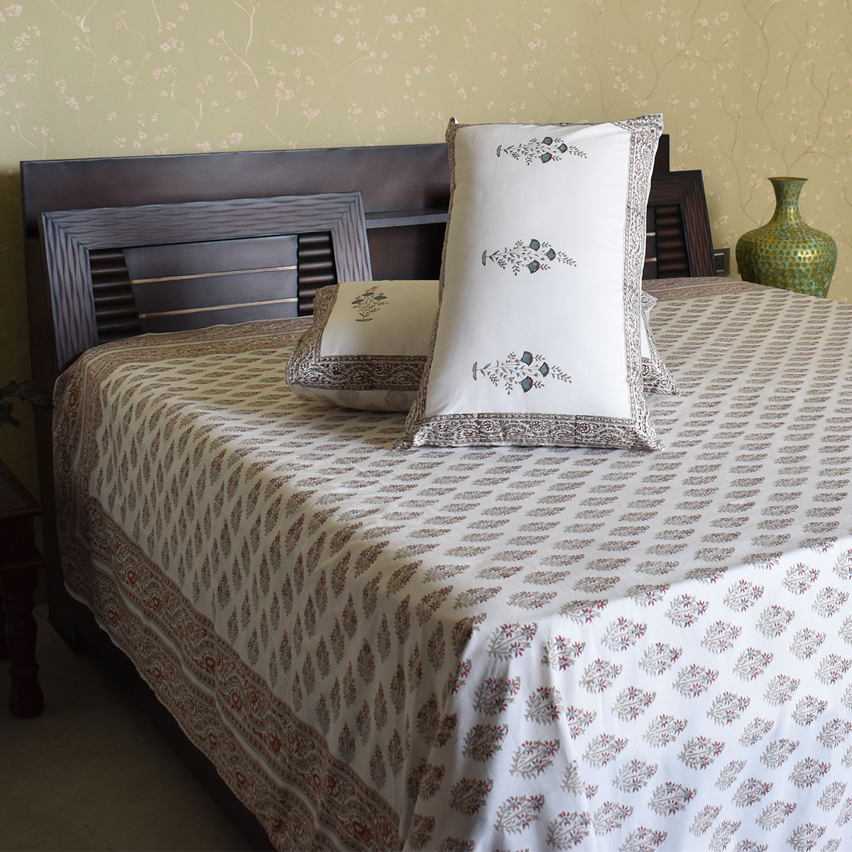 King Size Block Printed Percale Fine Cotton Bedspread with 2 Pillow Cases 200701